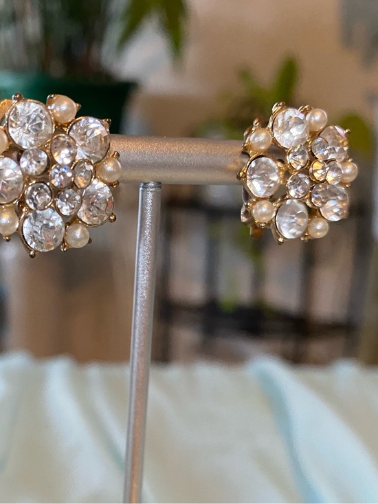 Jewelry - FASHION RHINESTONE CLIP ON EARRINGS